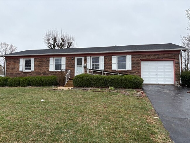 Building Photo - Don't Miss This One!