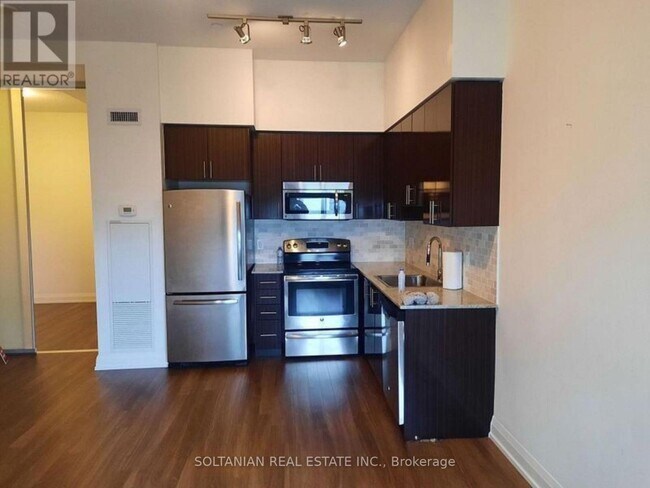 Photo - 7161 Yonge St Unit 817