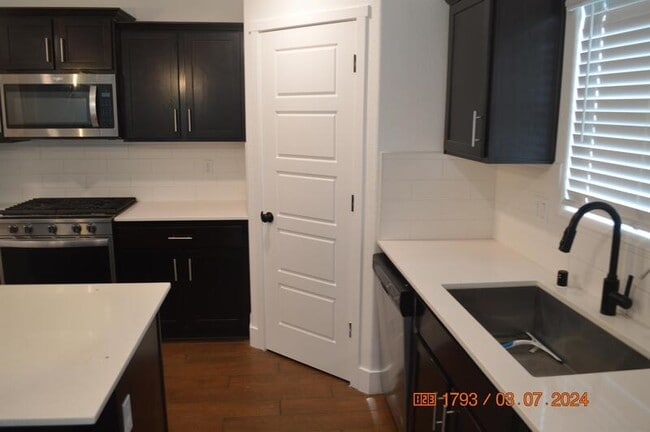 Photo - 1663 Thistle Ln