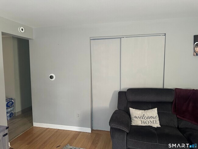 Photo - 35 Foxon St