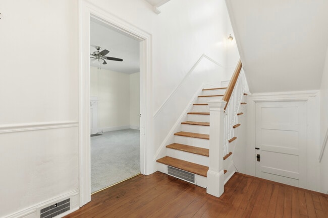 Photo - 1 Fox Hill Dr