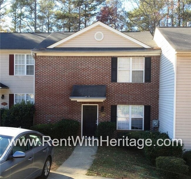 Building Photo - Awesome 3bd/ 2ba Townhome, Super Spacious, Small Community, Great Location