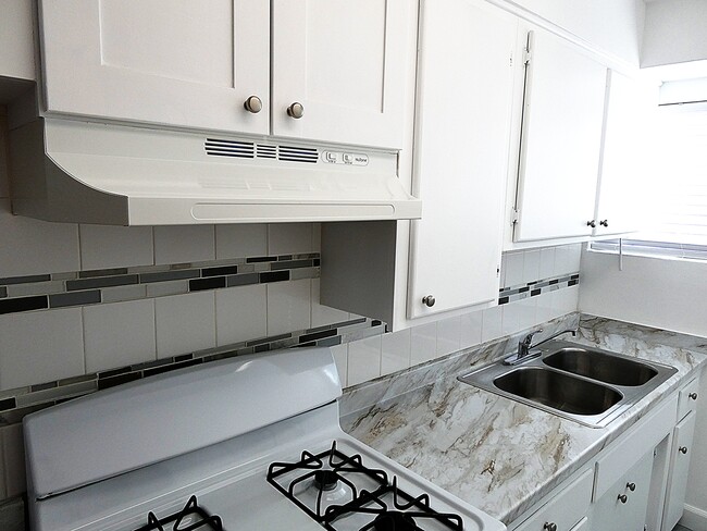 Photo - 720 Bartlett St