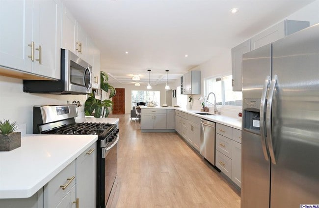 Kitchen to Living room