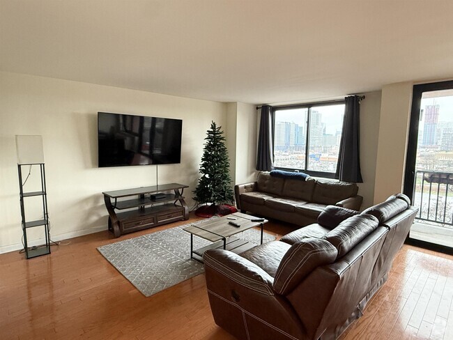 Building Photo - 700 Grove St Unit 11H Rental