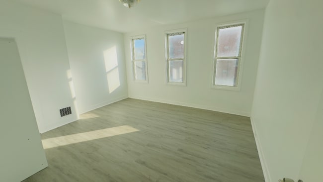 Photo - 1438 Presstman St