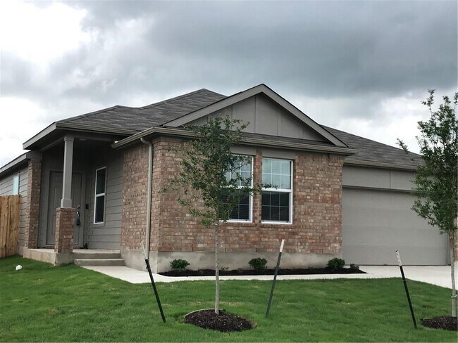 Building Photo - 107 Ozark Dr