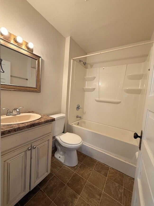 Photo - 840 16th St N Unit 201