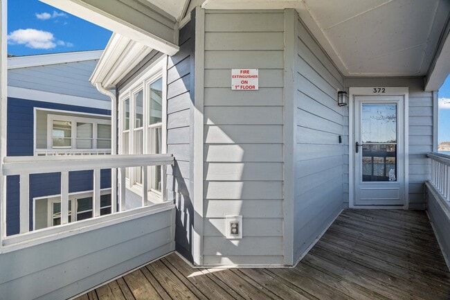 Photo - 372 Northwest Dr