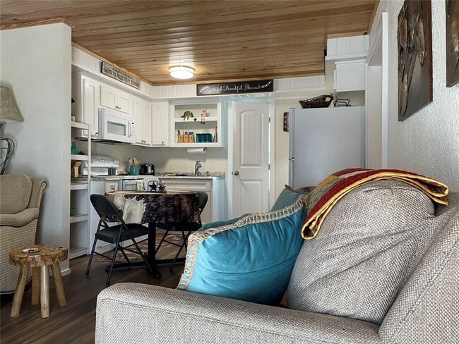 Photo - 131 Alexander Dr