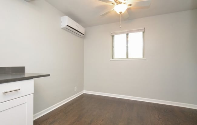 Photo - 1141 Waukegan Rd Unidad Two Bedroom copy