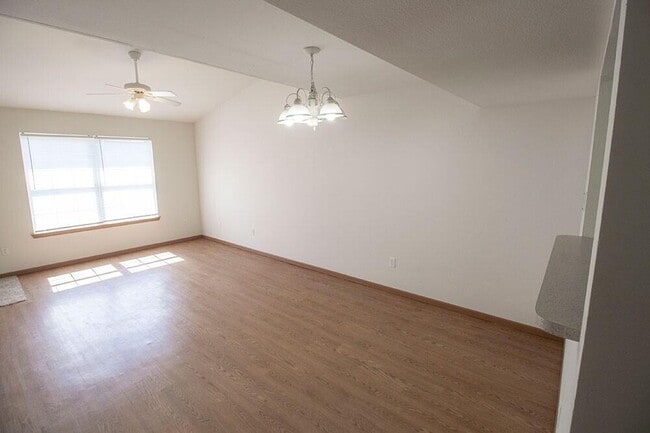 1529 Bodie Dr