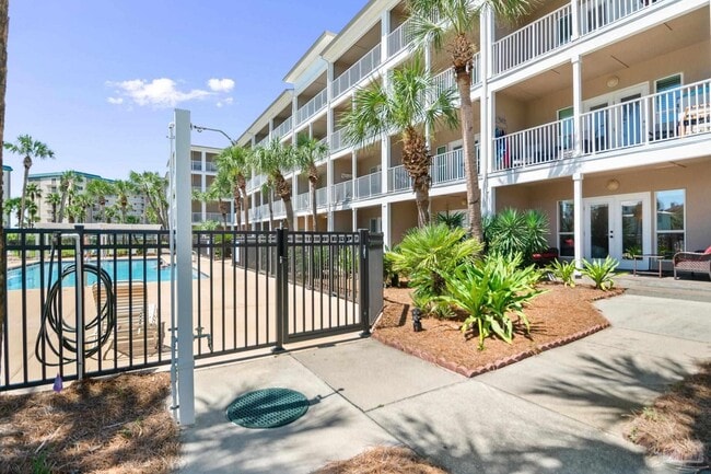 Building Photo - 13351 Johnson Beach Rd Unit 106E