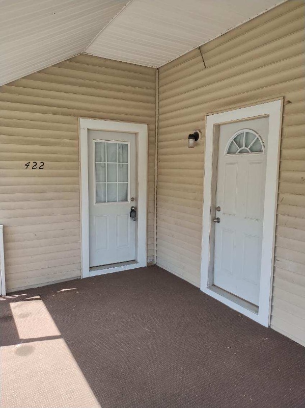 Photo - 422 S Oak St