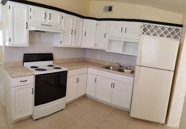 Photo - 1335 Boxwood Dr