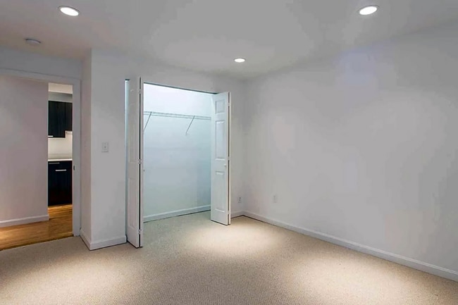 Photo - 107 Queensberry St Unidad C