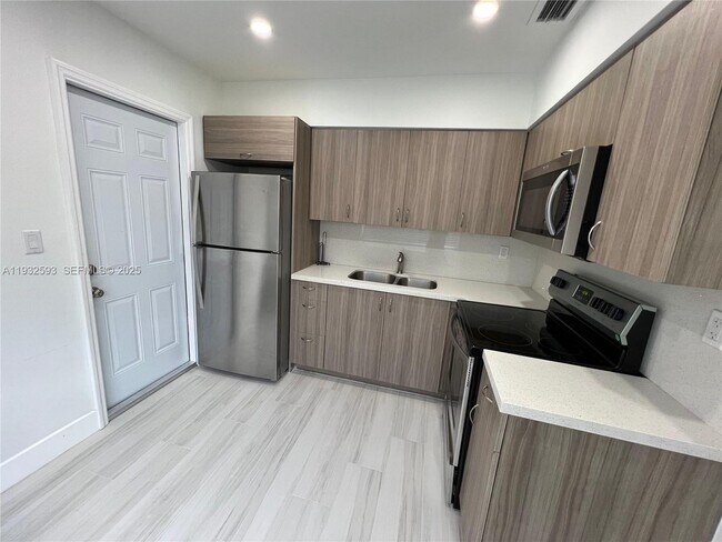 Photo - 1910 Thomas St Unit 1-2