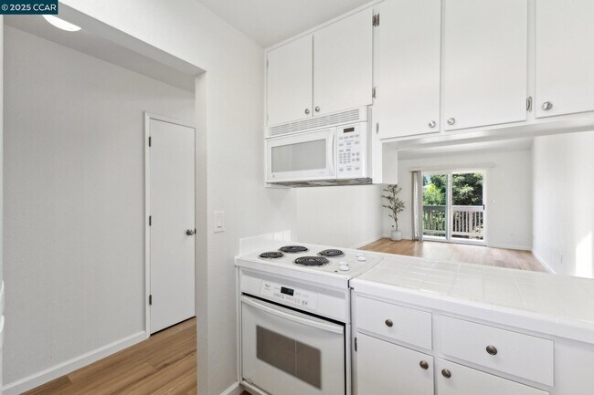 Photo - 3847 Vineyard Ave Unit 31/K