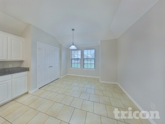 Photo - 804 Rambling Ct