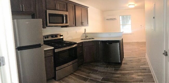 Photo - 2282 New Holland Pike