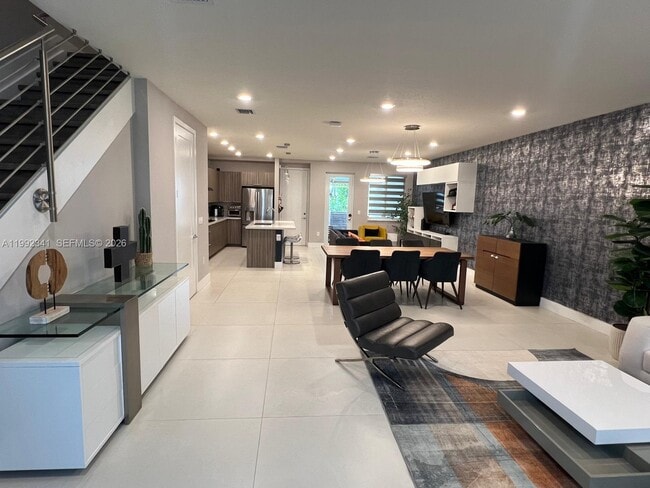 Building Photo - 10355 NW 66th St