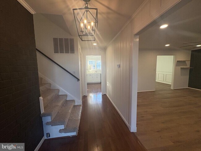 Photo - 119 E Padonia Rd