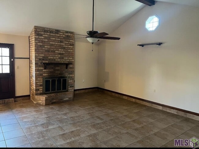 Photo - 211 Chantilly Dr