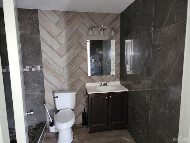 Photo - 20 Thornton St