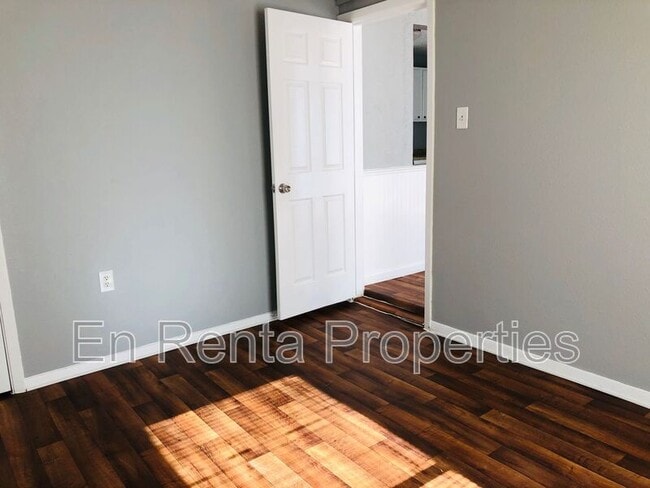 Photo - 2341 Brothers St