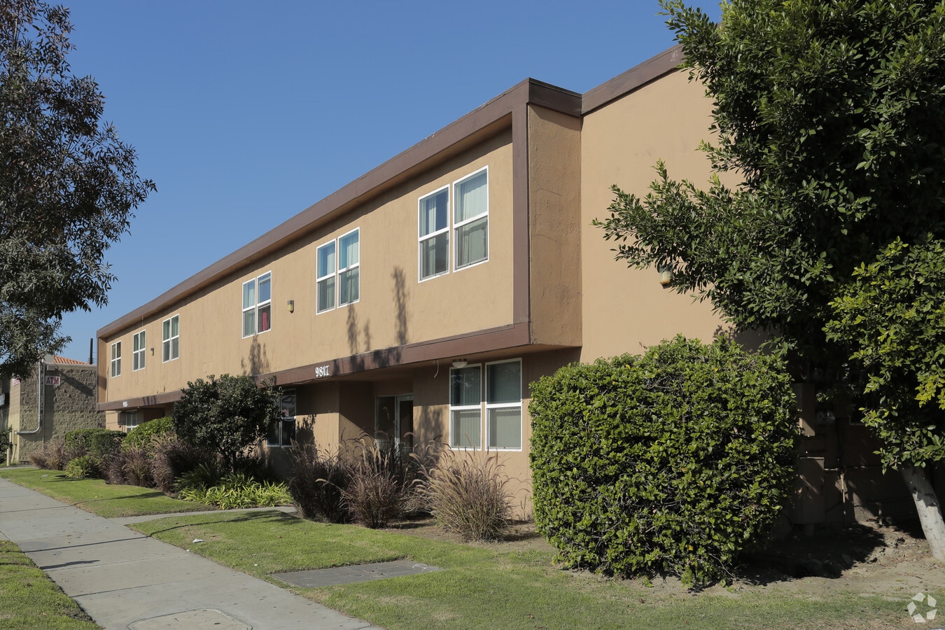 9815 Imperial Hwy - 9815 Imperial Hwy Apartments