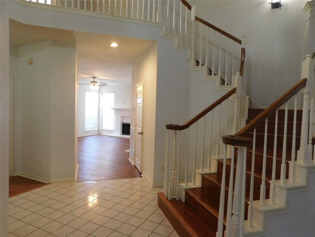 2322 Edgewood Dr