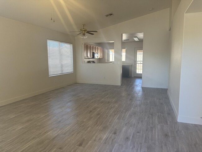 Photo - Mesa rental in Wynstone @ Broadway/202