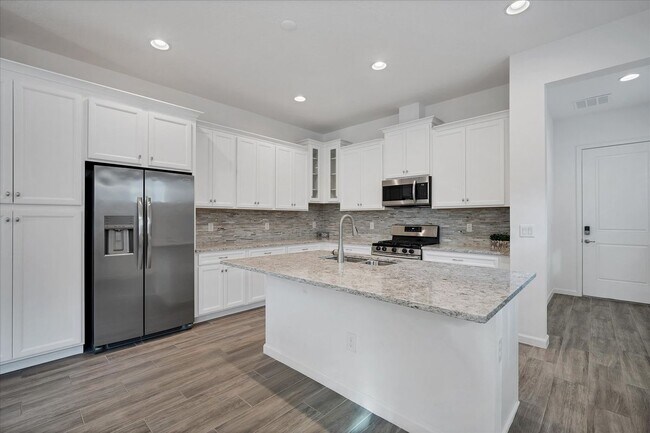 Photo - 724 Winterside Dr