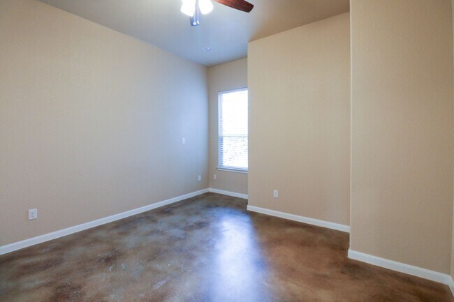 Photo - Located in Tahitian Village