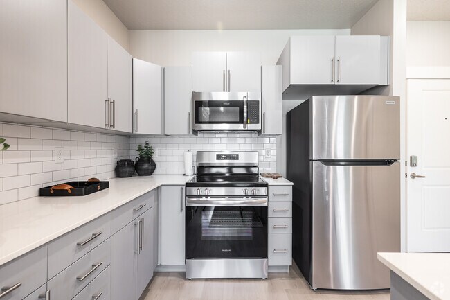 1BR, 1BA - 622SF - Kitchen