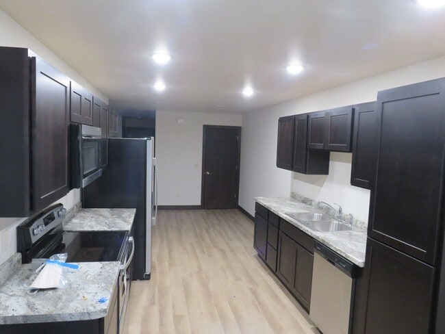 Photo - 5294 Christopher Dr Unit B