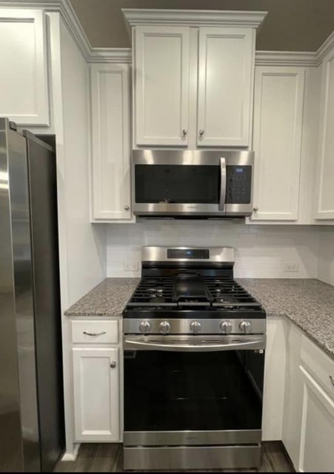 Photo - 3826 Yorkshire Pl