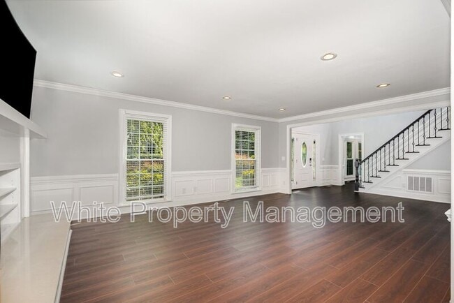 Photo - 6121 Dovefield Rd