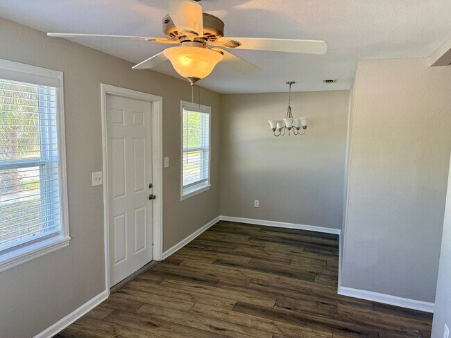 Photo - Beautiful 3/1 in Clearwater Available Now!