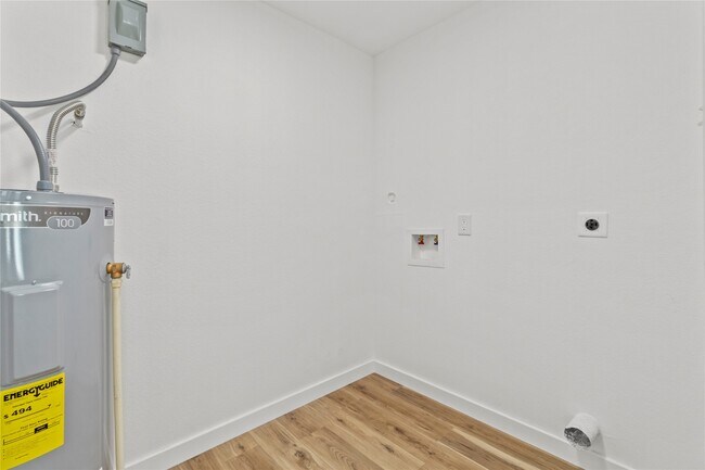 Photo - 1717 W 4th St