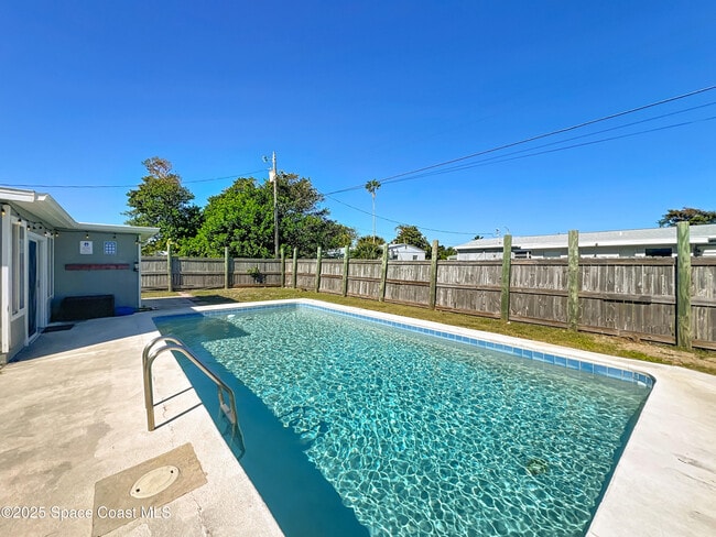 Building Photo - 113 SE 1st St