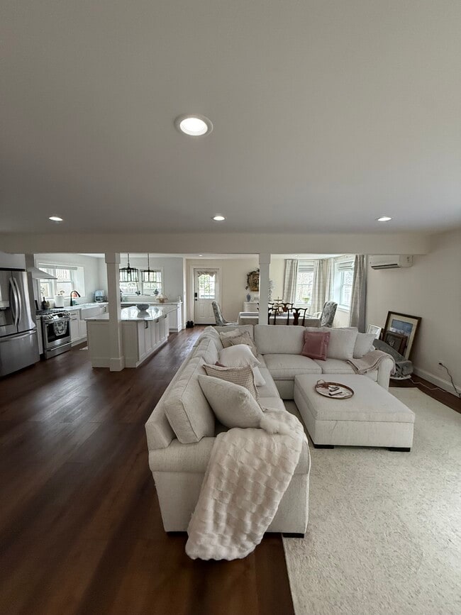 Open floor plan - 5 Crescent Dr Unit 5 Crescent