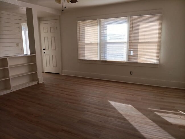 Photo - 412 Harvard Dr SE Unit Main