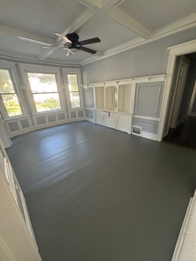 Photo - 1954 N 40th St Unidad 1954