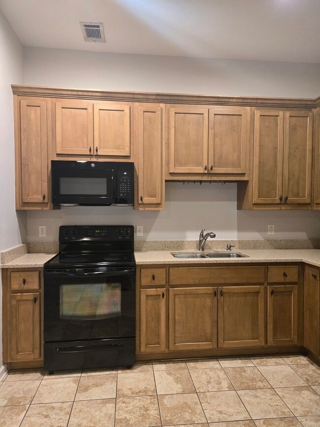 Photo - 913 Walker St