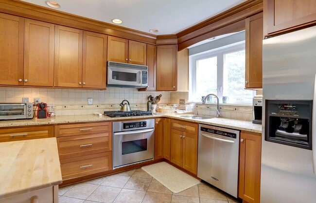 Photo - Dapper on Dresden - SF Brick 3 bed + 2Full...