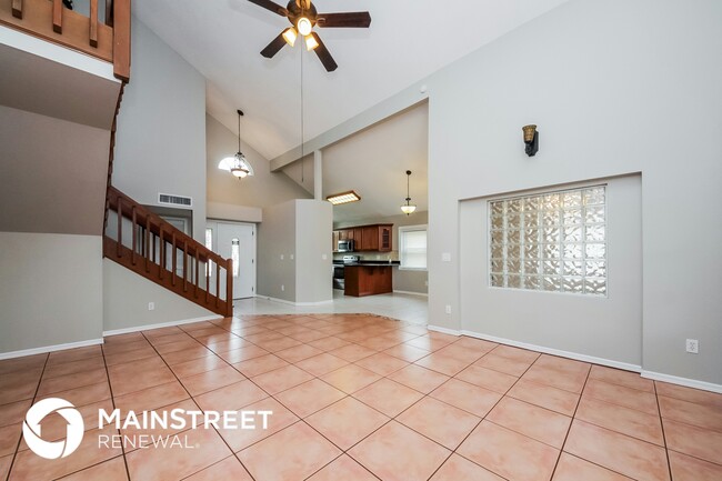 Photo - 857 Heather Glen Cir