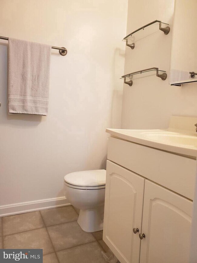 Photo - 14903 Rydell Rd Unidad 204