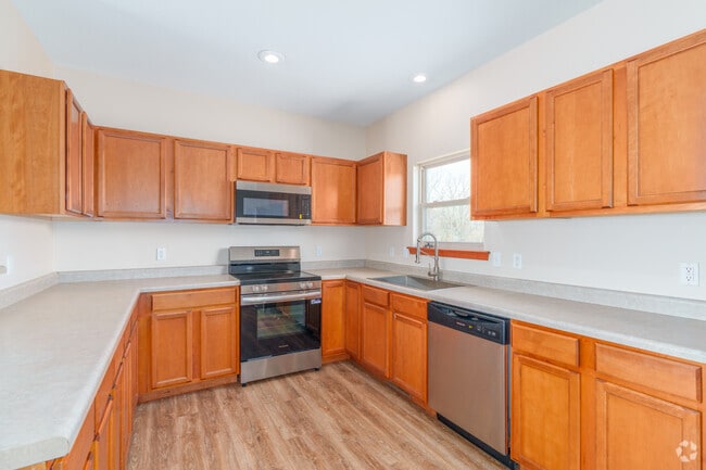 3BR, 2.5BA - 1,268SF - Kitchen - Jenne Hill Townhomes & Seasons Brook Estates