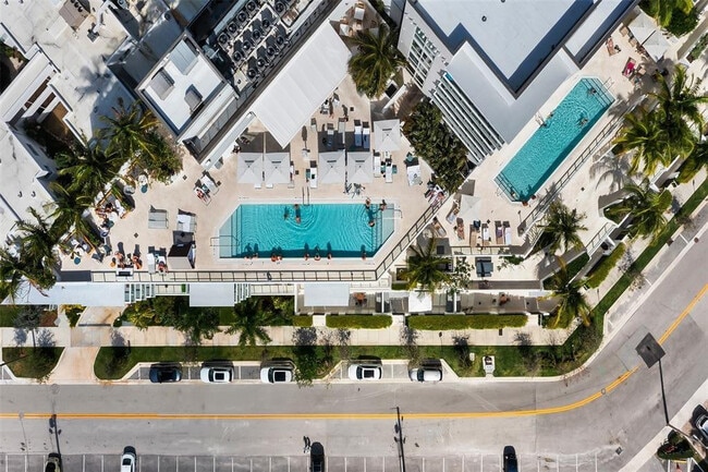 Photo - 401 N Birch Rd